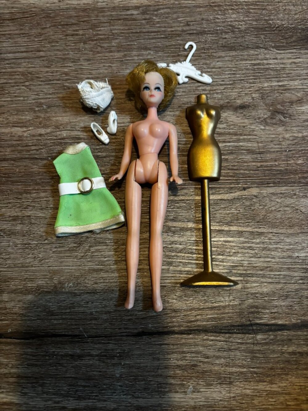 Topper Dawn Jessica doll wearing Lime Green Stewardess uniform